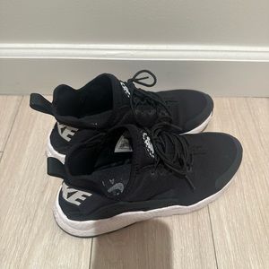 NIKE Huarache Women US 6.5